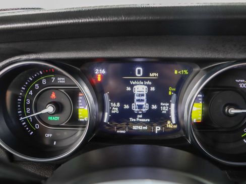 Used 2023 Jeep Wrangler Unlimited Sahara w/ Cold Weather Group AWD/4WD image 17