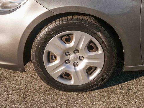 Used 2013 Dodge Dart SE w/ Value Group image 5