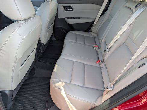 Used 2021 Nissan Rogue SL w/ Premium Package image 30