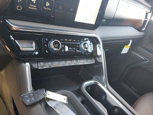 New 2026 GMC Sierra 2500 Denali w/ Denali Reserve Package AWD/4WD image 16