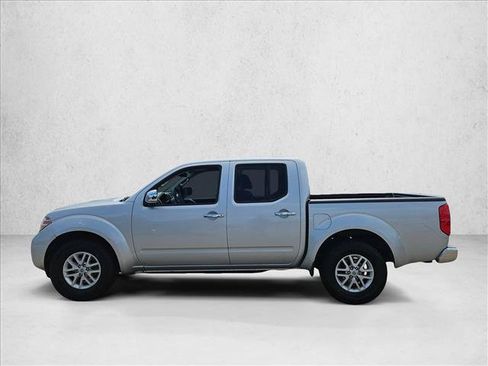 Used 2016 Nissan Frontier SV RWD image 4