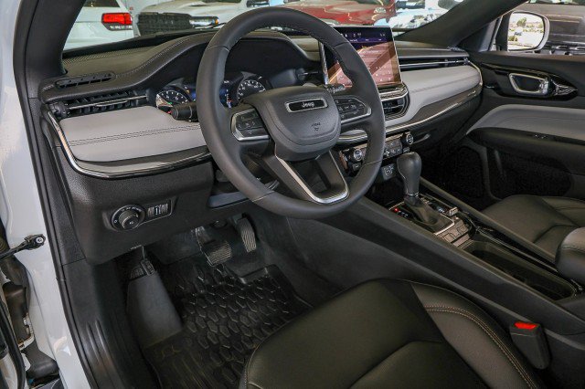 Used 2024 Jeep Compass Limited AWD/4WD image 11