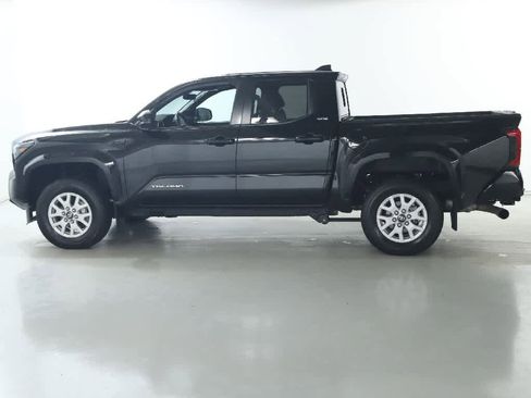 Certified 2024 Toyota Tacoma SR5 image 39