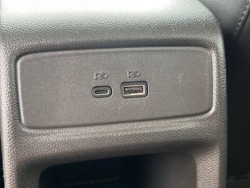 Used 2025 Chevrolet Trax LT FWD image 21