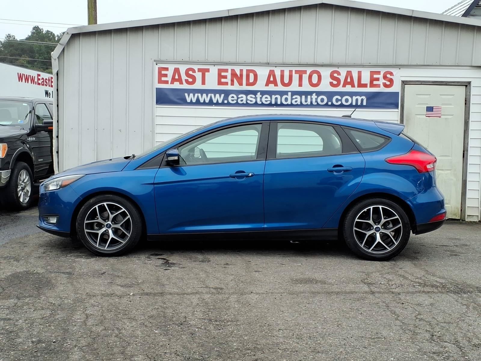 Used 2018 Ford Focus SEL FWD image 2