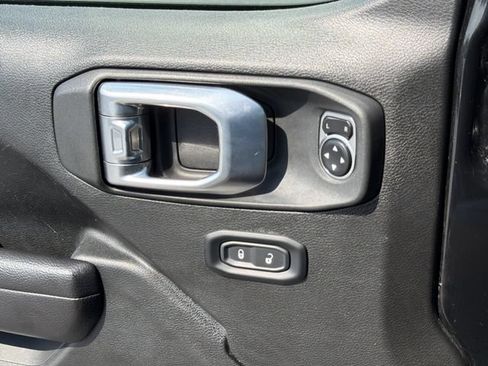 Used 2024 Jeep Wrangler Unlimited Rubicon 4xe AWD/4WD image 25