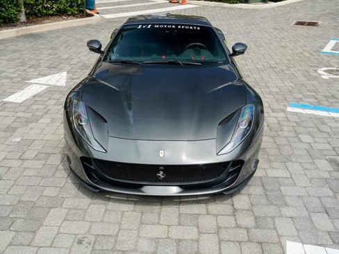 Used 2020 Ferrari 812 Superfast RWD image 5