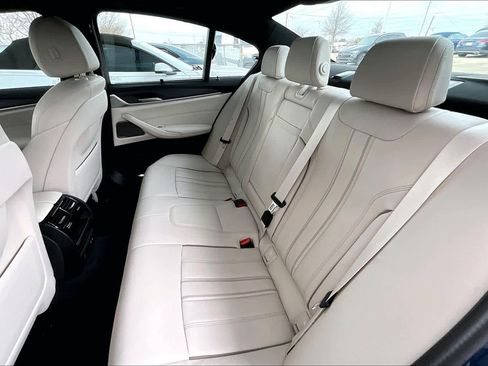 Used 2023 BMW 530e w/ Executive Package image 20