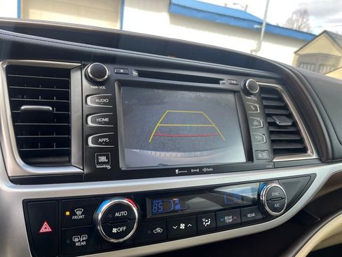 Used 2016 Toyota Highlander Limited Platinum image 26