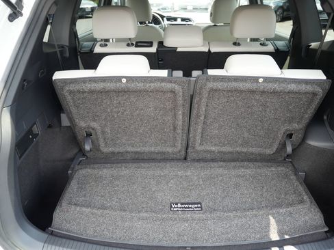 Used 2021 Volkswagen Tiguan SE R-Line w/ 3rd Row Seat Package AWD/4WD image 21