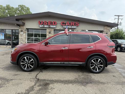 Used 2020 Nissan Rogue SL w/ Premium Package FWD image 2