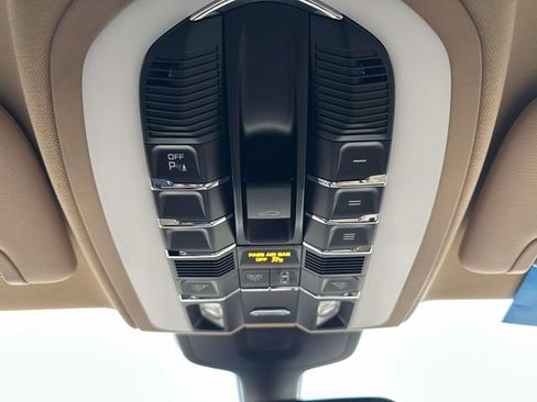 Used 2013 Porsche Panamera 4 image 88