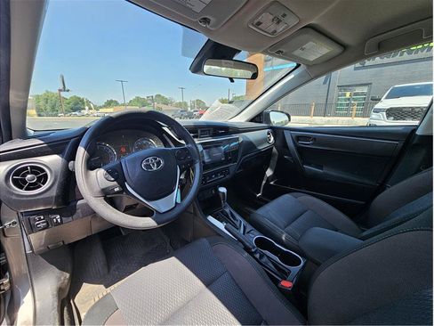 Used 2019 Toyota Corolla LE FWD image 2
