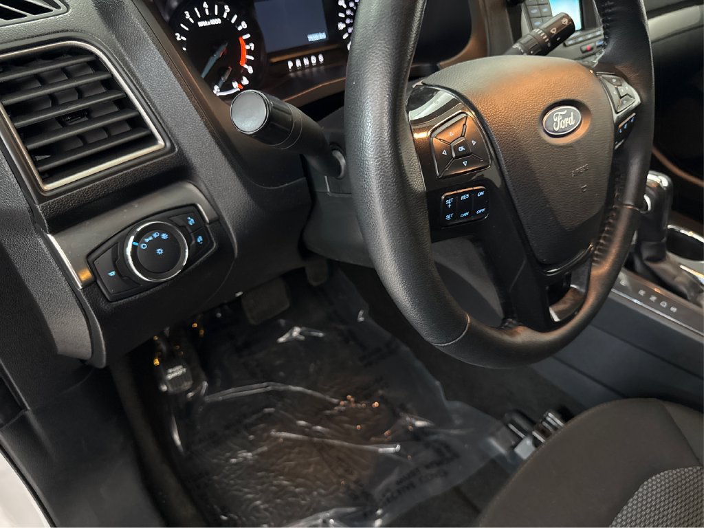Used 2018 Ford Explorer XLT FWD image 28