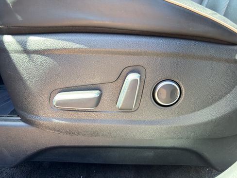 Used 2024 Hyundai Palisade SEL FWD image 11