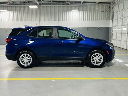 Used 2022 Chevrolet Equinox LS image 17