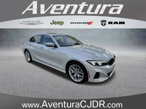 Used 2025 BMW 330i Sedan w/ Convenience Package RWD image 1