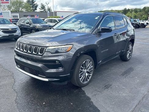 Used 2023 Jeep Compass Limited w/ Elite Group AWD/4WD image 3