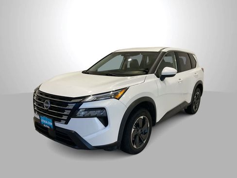 Used 2024 Nissan Rogue SV image 1