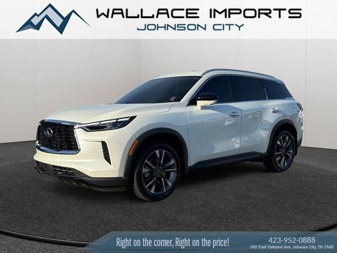 Used 2023 INFINITI QX60 Luxe w/ Cargo Package FWD image 3
