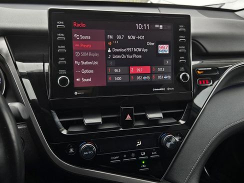 Used 2021 Toyota Camry XSE image 14