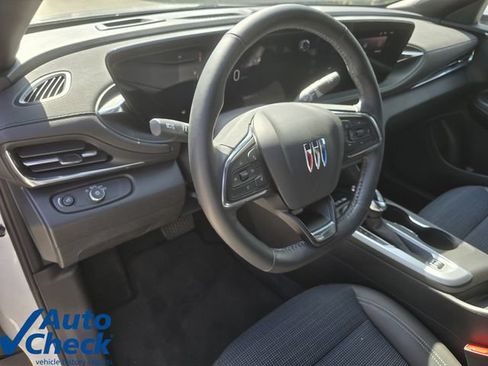 Used 2024 Buick Envista Preferred w/ Convenience I Package FWD image 18