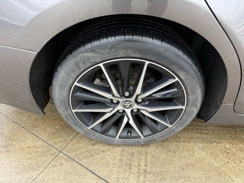 Used 2022 Toyota Camry SE image 9