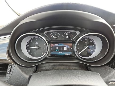 Used 2019 Buick Envision Essence image 9