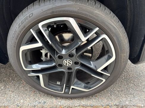 Used 2026 Volkswagen Tiguan SEL R-Line AWD/4WD image 15