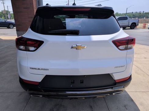 Used 2023 Chevrolet TrailBlazer ACTIV w/ Sun and Liftgate Package FWD image 8