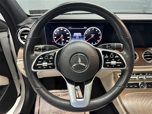 Used 2019 Mercedes-Benz E 300 4MATIC image 21
