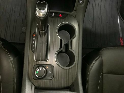 Used 2019 GMC Acadia SLT FWD image 34