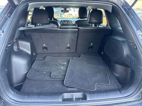 Used 2019 Jeep Cherokee Limited image 15