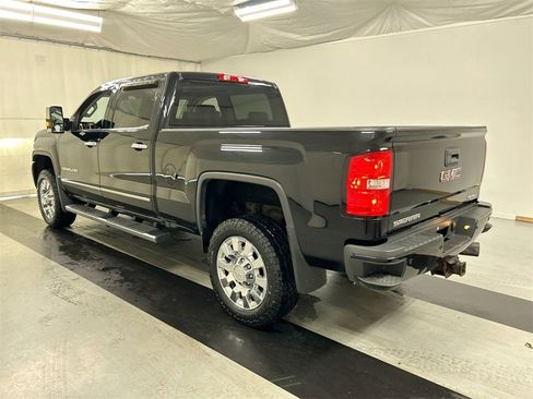Used 2019 GMC Sierra 2500 Denali w/ Duramax Plus Package image 7