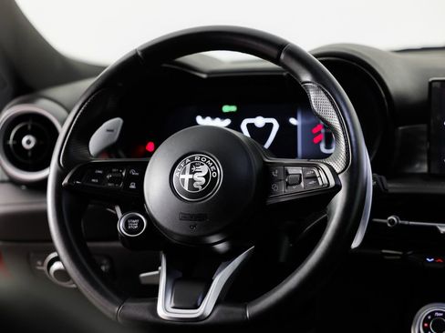 Used 2024 Alfa Romeo Tonale Ti w/ Premium Interior Package image 21