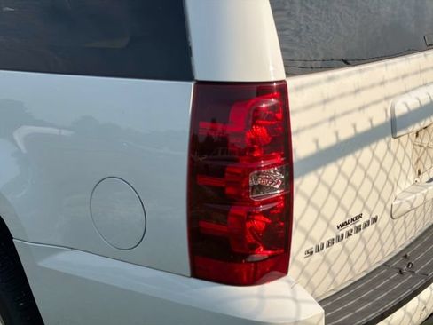 Used 2013 Chevrolet Suburban LT RWD image 8
