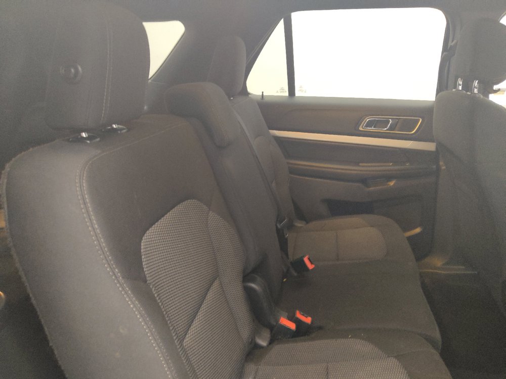 Used 2017 Ford Explorer XLT AWD/4WD image 19