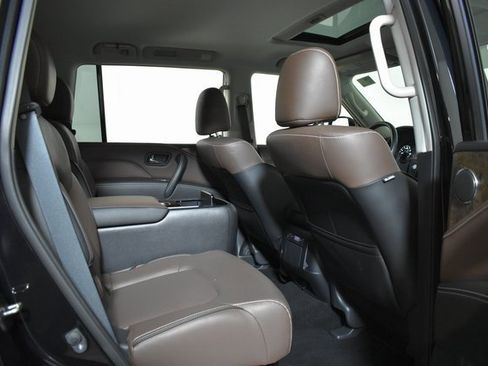 Used 2023 INFINITI QX80 Premium Select w/ All-Season Package image 39