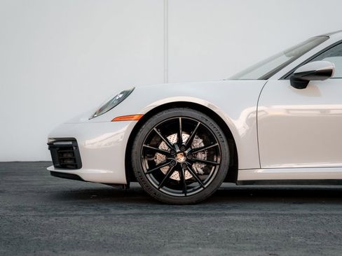 Used 2022 Porsche 911 Carrera image 5