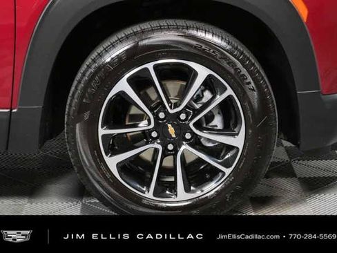 Used 2025 Chevrolet TrailBlazer LT AWD/4WD image 33