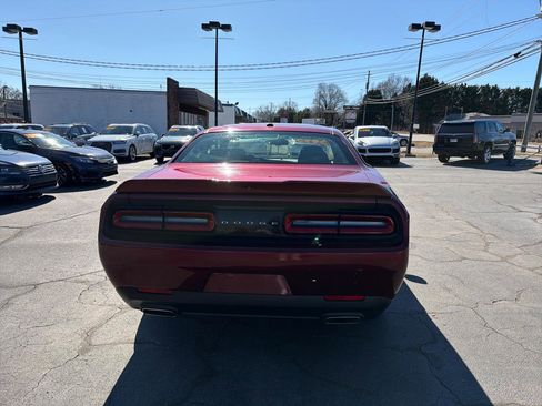 Used 2021 Dodge Challenger SXT image 4