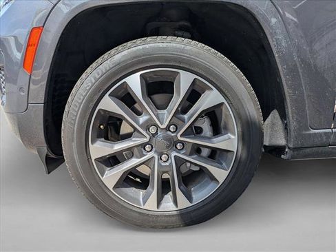 Used 2024 Jeep Grand Cherokee L Overland w/ Trailer Tow Package AWD/4WD image 19