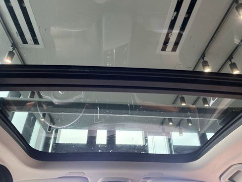 Used 2021 Volvo XC60 T6 Momentum image 25