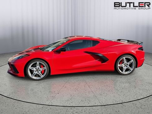 Used 2022 Chevrolet Corvette Stingray Preferred Cpe w/ Z51 Performance Package RWD image 3