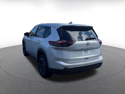 Used 2025 Nissan Rogue SV image 11