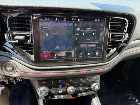 Used 2024 Dodge Durango GT RWD image 24
