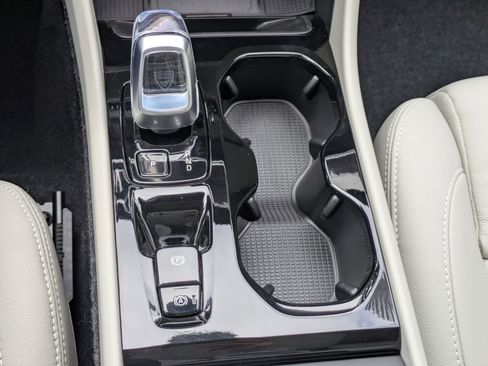 New 2026 Volvo XC40 B5 Plus w/ Protection Package Premier AWD/4WD image 14