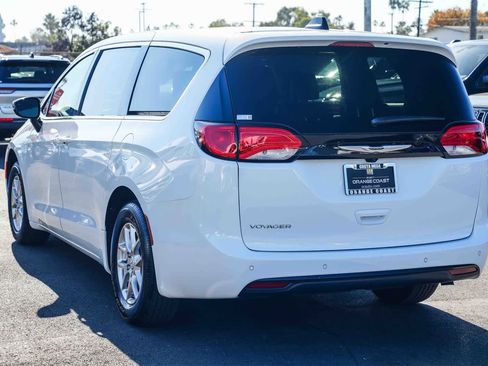 New 2026 Chrysler Voyager LX image 6