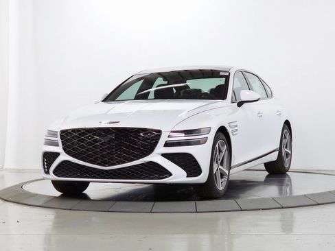 Used 2025 Genesis G80 3.5T Sport image 3