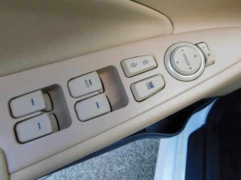 Used 2015 Hyundai Sonata Hybrid image 18